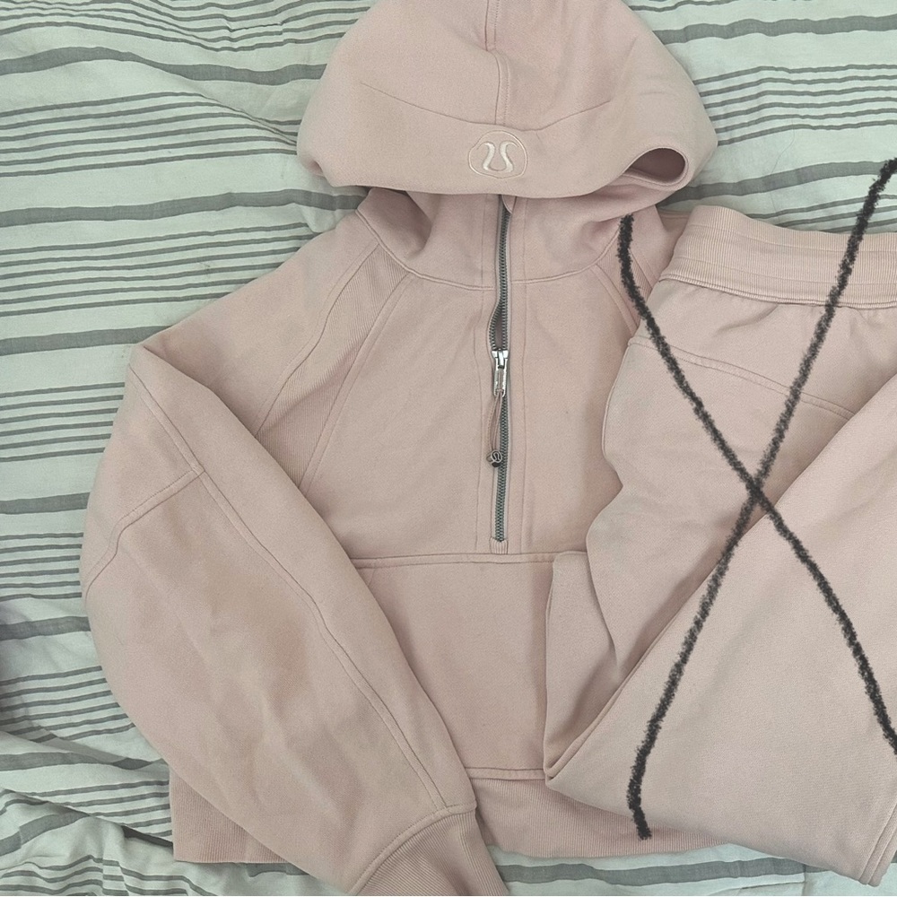 Lululemon Scuba 1/2 zip hoodie ONLY